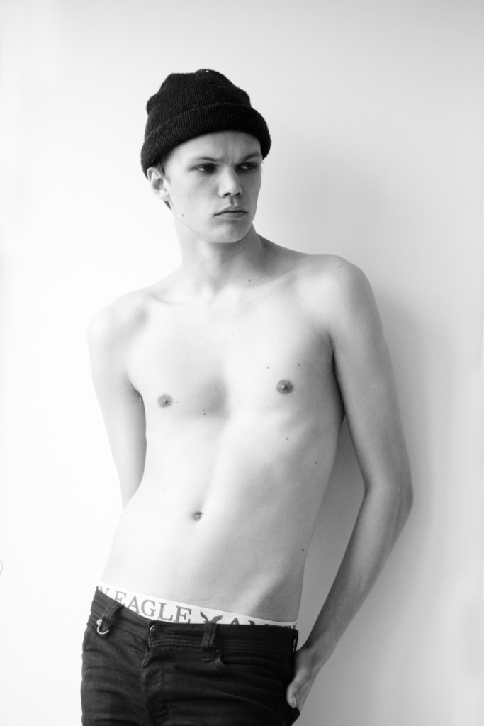 henriklhighres-683x1024
