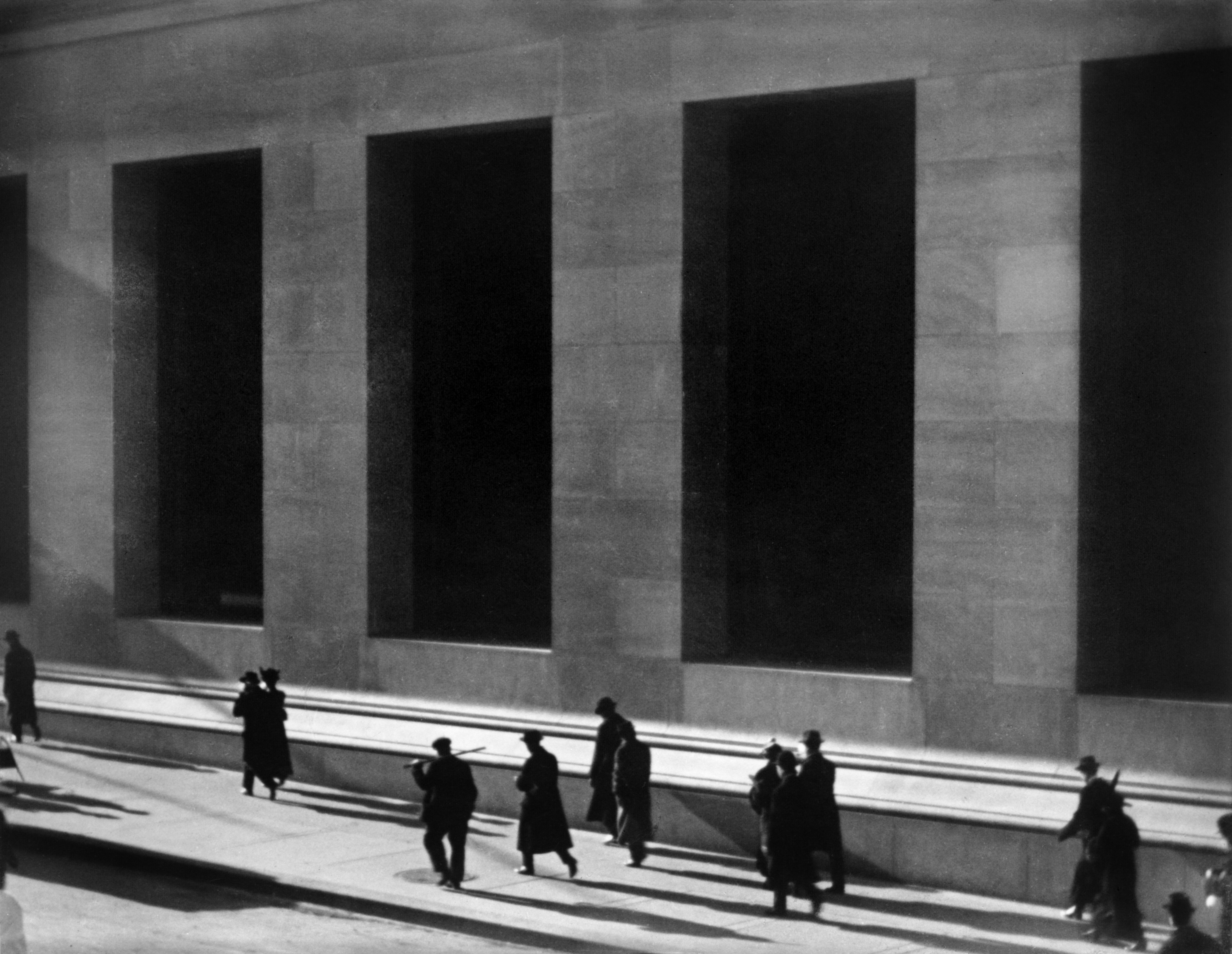 Paul_Strand,_Wall_Street,_New_York_City,_1915